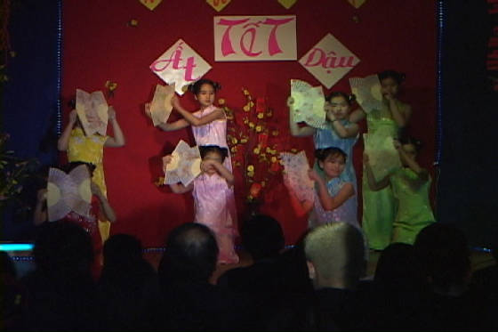 nhidong_dance2.jpg